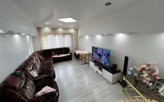 De vanzare apartament 4 camere, etaj 2, Str. Calea Nationala ( Farmacia Husac ) - Poză 1