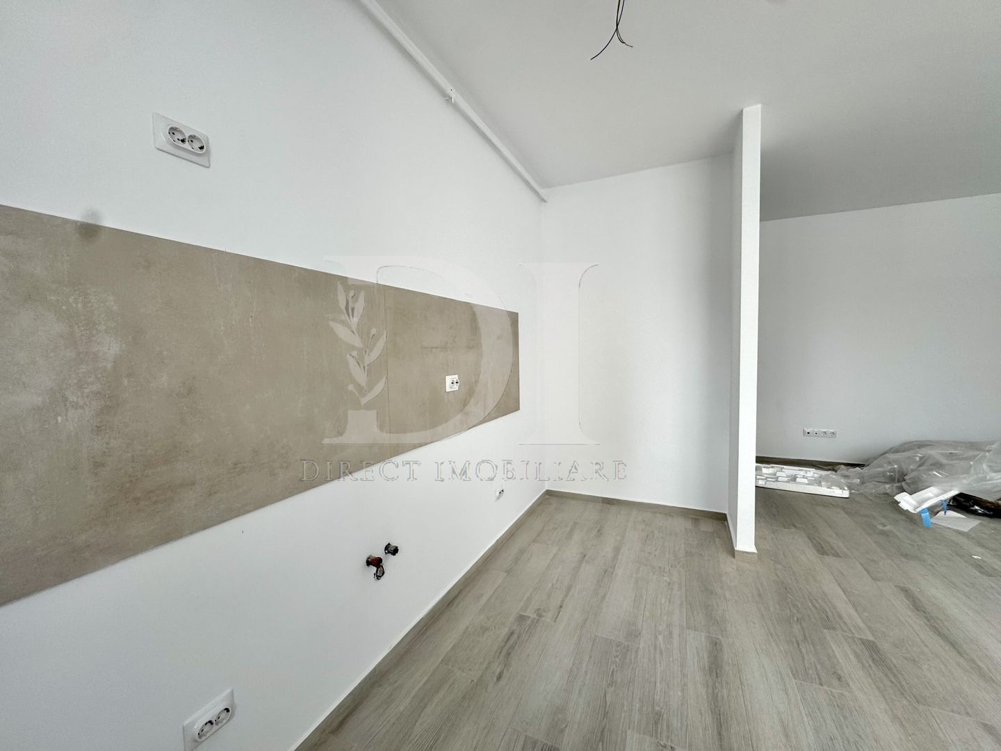 Apartament finisat / parter inalt / Zona Eroilor - Poză 3