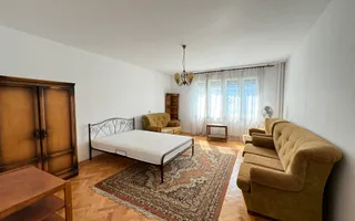 Casa S+P+2E - (posibilitate apartamentare) zona central - Poză 14