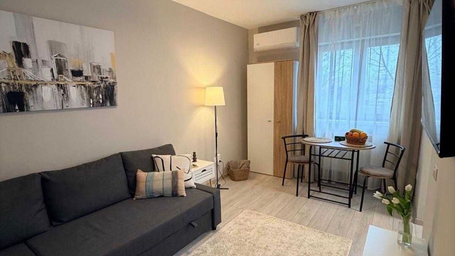 GARSONIERA  DECEBAL, BLOC REABLITAT, RENOVAT, MOBILAT/UTILAT MODERN - Poză 1