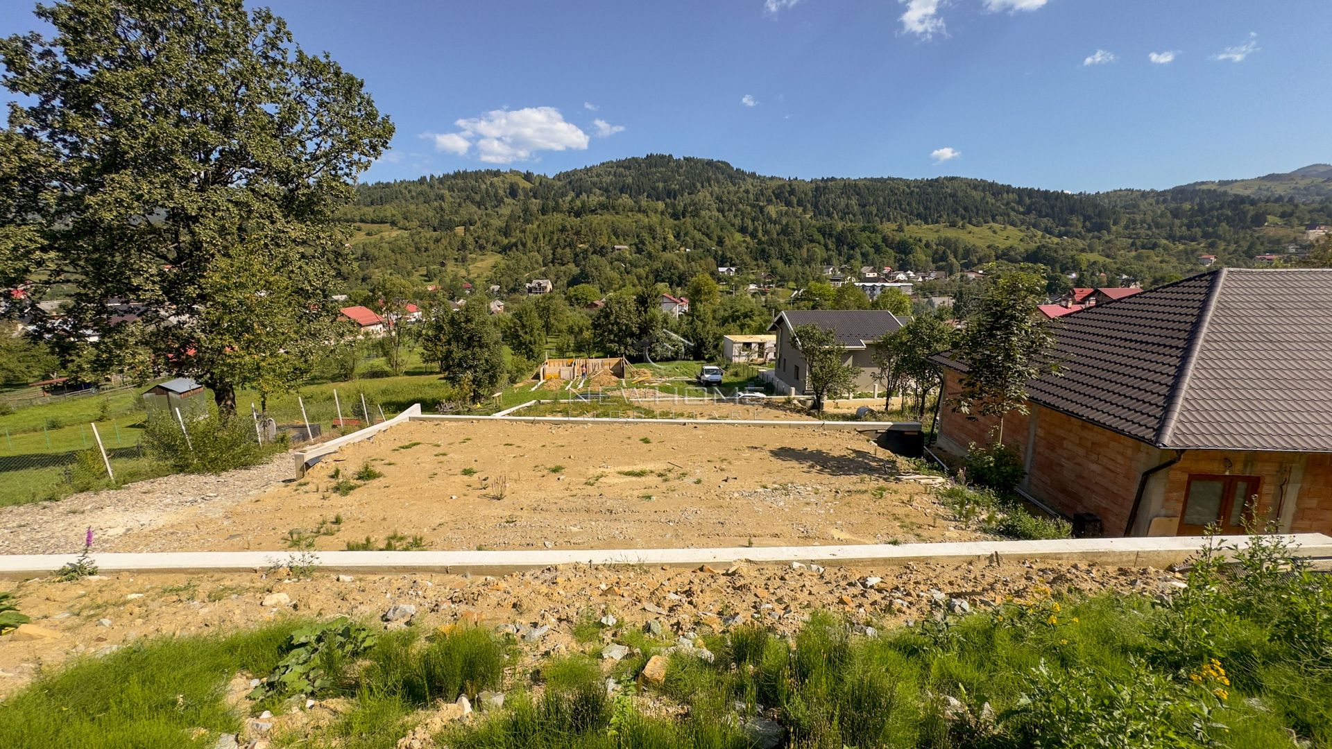 Teren Intravilan 1,800 mp. Intre Vaduri, Borșa Maramureș - Poză 1