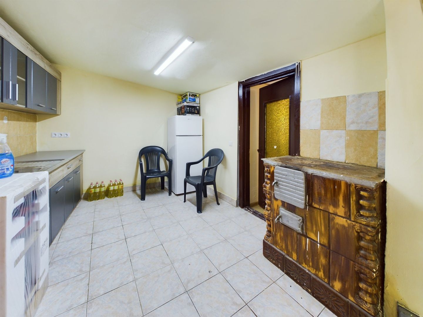 Casă cu 3 camere în Bujac - Poză 9