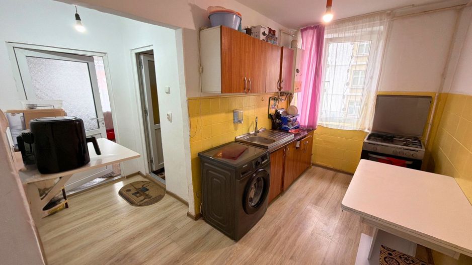 Apartament 2 camere 46 M² + balcon 10 M² cu priveliste Simeria - Poză 3