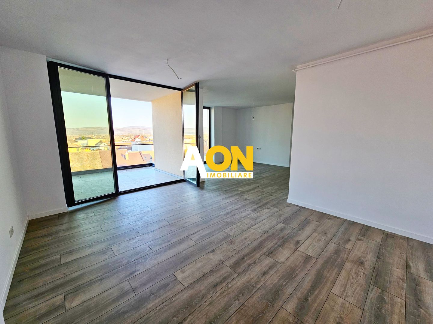 Penthouse 3 camere, 2 bai, parcare privata, 98 mp utili, ultracentral - Poză 1