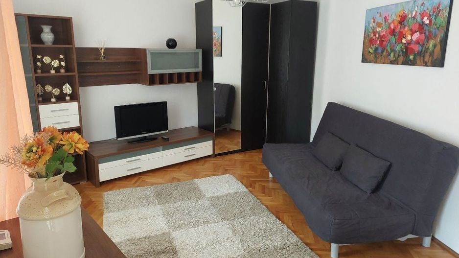 De inchiriat studio la casa, zona centrala Brasov, Schei - Poză 1