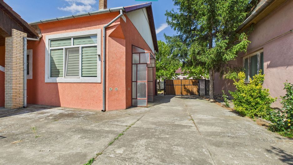 Casă cu 6 camere în Sânicolau Mare Timiș - Poză 24