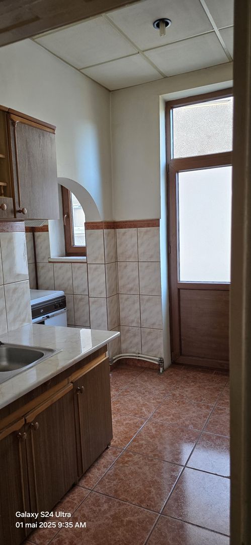 Apartament 3 camere decomandat  Hala Traian - Poză 10