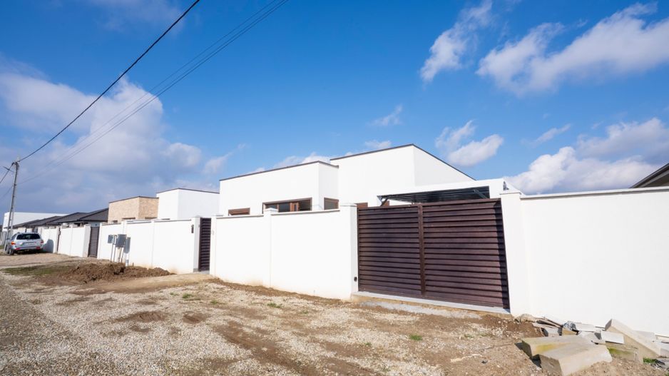 Casa lux Santandrei 3 dormitoare 2 bai 2 terase 2 bucatarii - Poză 9