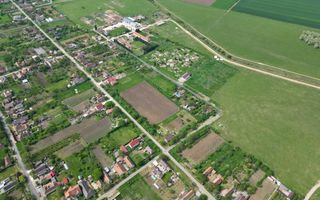 Teren Intravilan de 3,090 mp în Cuvin - Poză 2