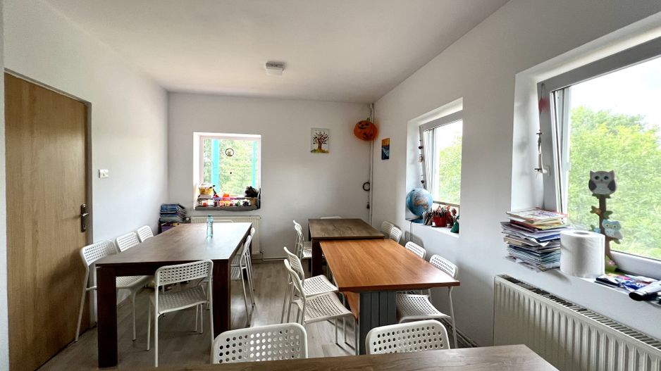 SPATIU CU MULTIPLE DESTINATII - Poză 2