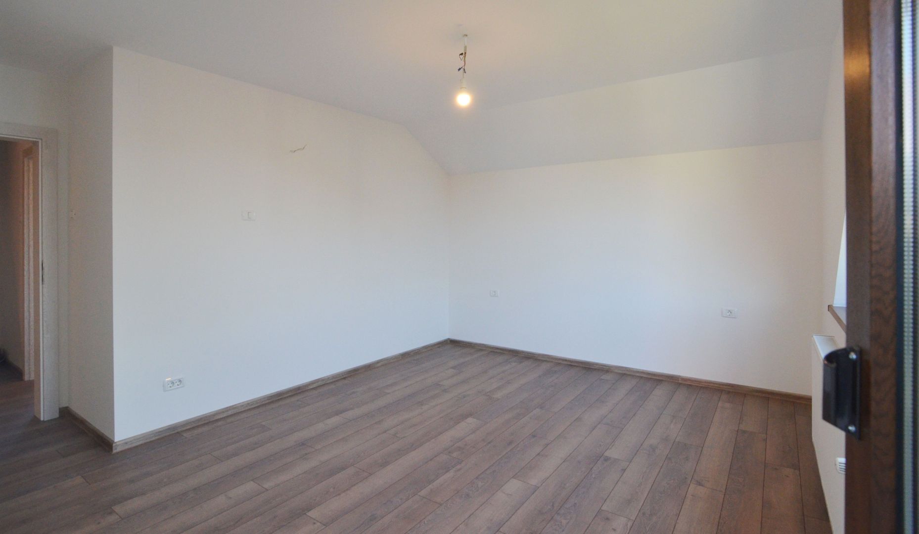 Inchiriem casa noua individuala 4 camere cu garaj - Poză 16