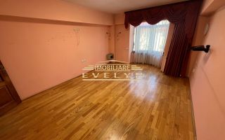 Apartament de vanzare pe doua nivele, zona Pietonalul Transilvaniei, pret 180000 euro - Poză 4