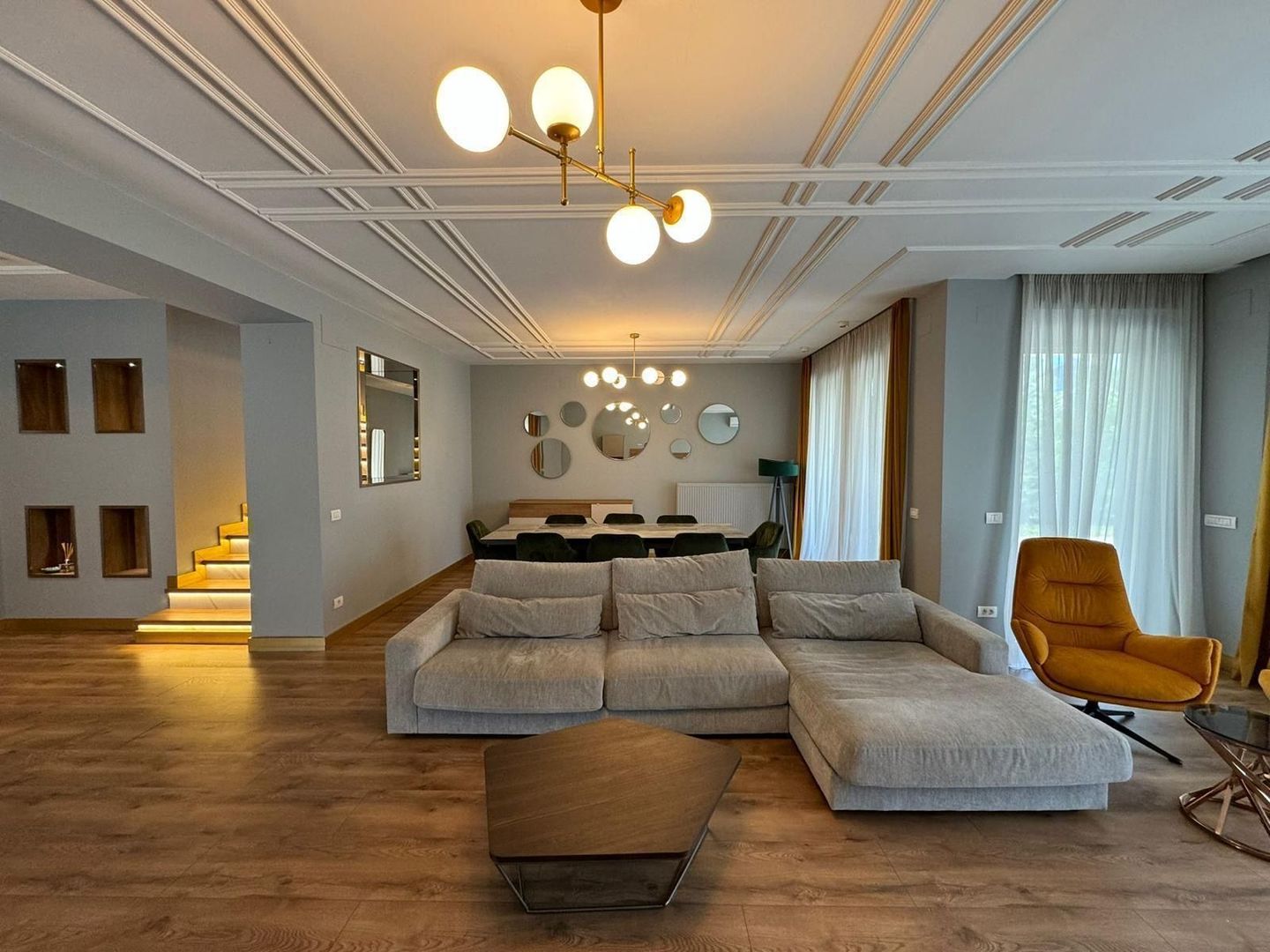 Vila  6 camere de inchiriat - Poză 2