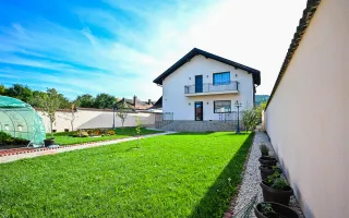 Somptuozitate in stil modern, 2 garaje, 3 terase, totul pe 1.000 mp teren - Poză 56