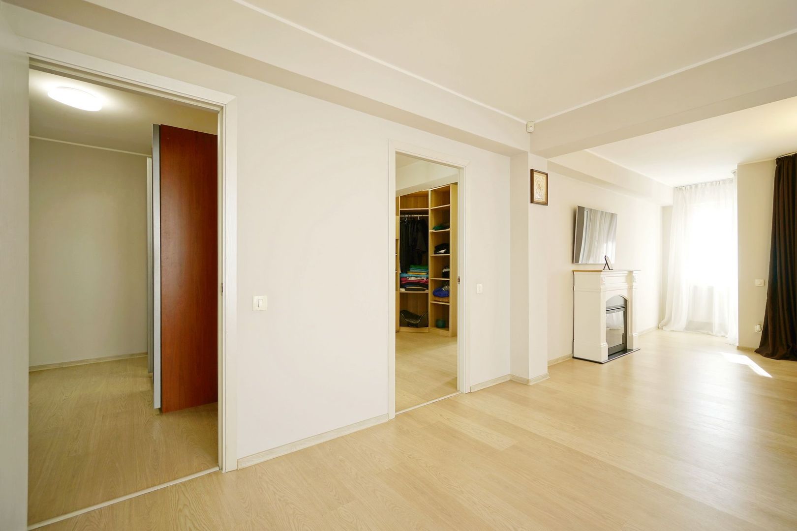 Ideal gradinita P+2, 8 cam, 6 dormt 6 bai, 3 garaje teren 650 mp, - Poză 59