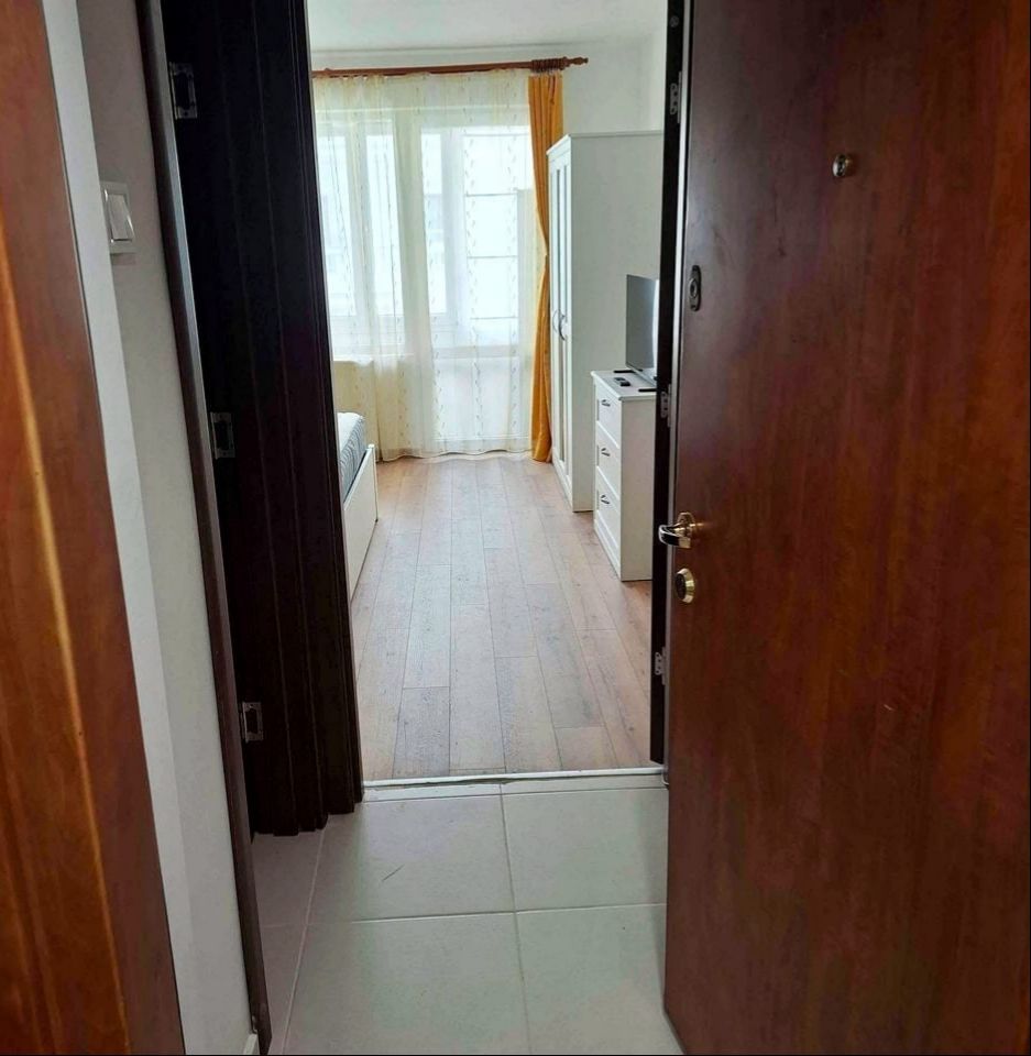 Inchiriez garsoniera vis a vis de Athenee Palace nou renovata - Poză 6
