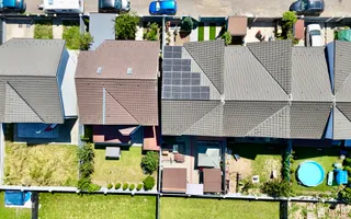Casă înșiruita 4 camere | Panouri solare + Baterie de stocare - Poză 35