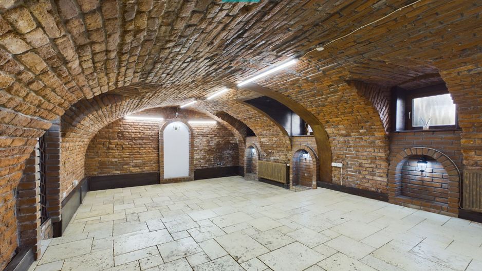 Spațiu Ultracentral Demisol de închiriat - Poză 2