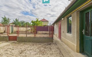 Casă cu teren generos, zonă centrală, Curtici - Poză 22