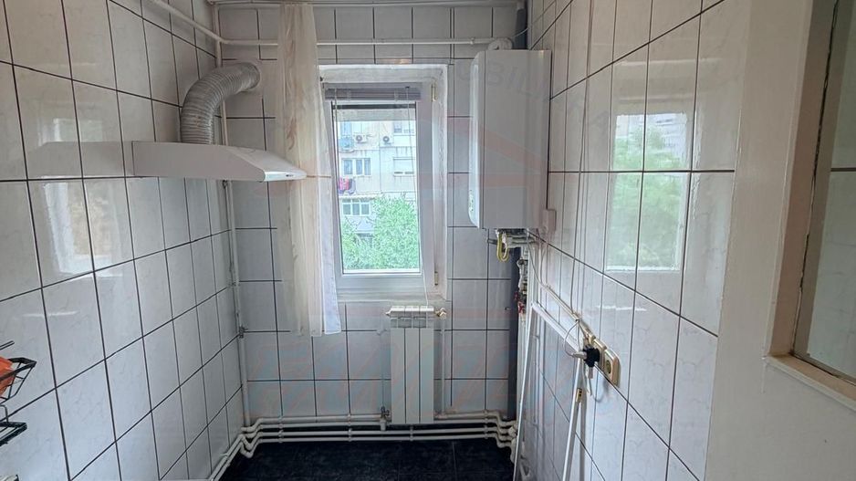 Vanzare apartament cu 4 camere in Micro 13, etaj 3, pret 65 000 euro - Poză 1