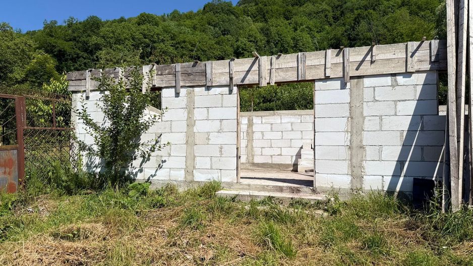 Vanzare casa cu 4 camere+anexe într-o zonă de poveste – Bezdead - Poză 14