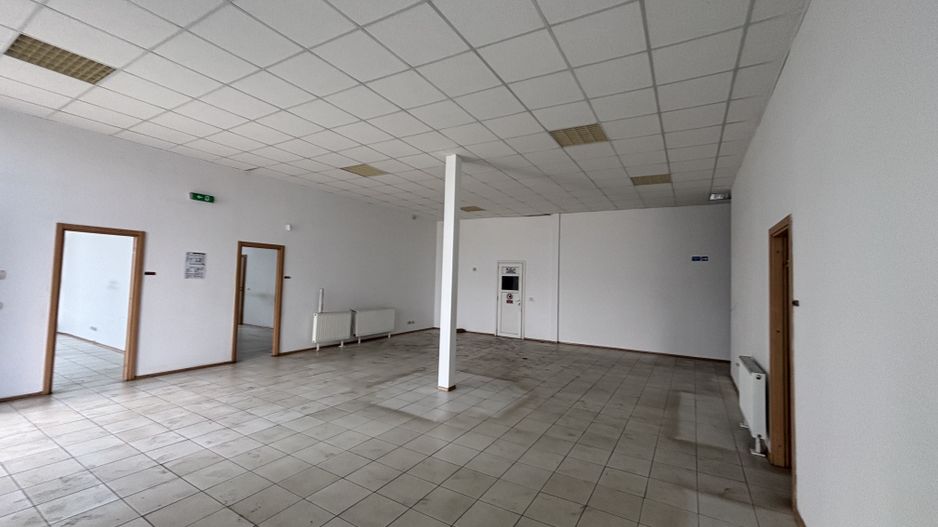 Depozit cu showroom de inchiriat de 1600 mp - Poză 23