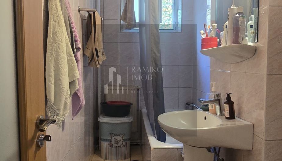3 camere 5 minute METROU 1 DECEMBRIE/decomandat/centrala - Poză 9