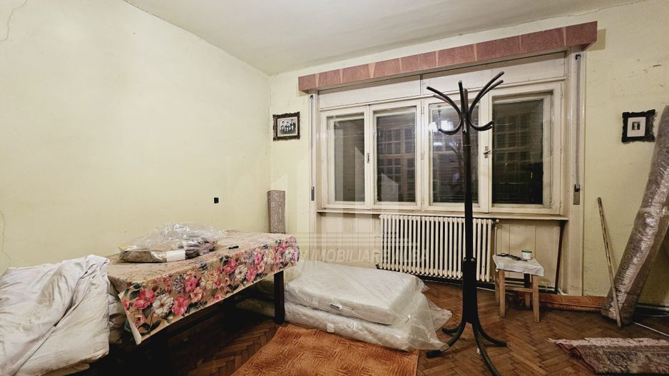 Casa individuala de vanzare, Lipoveni - Centru - Poză 3