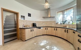 Casa superba cu iesire la parcul Sub Arini 608 mp teren - Poză 6