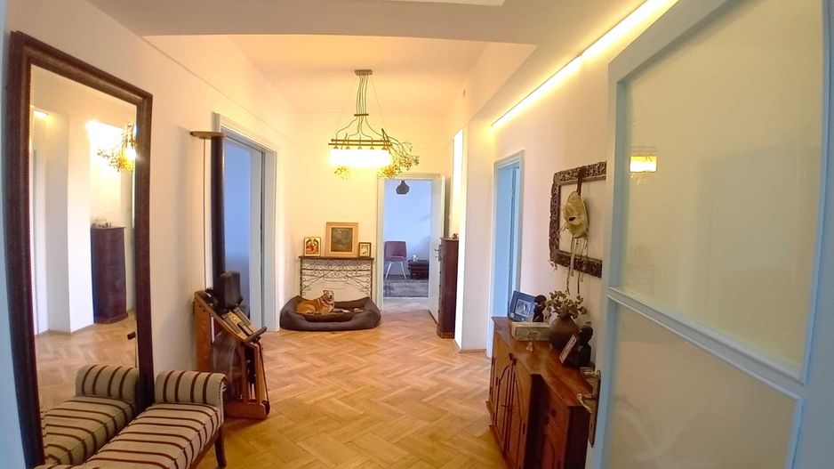Ultracentral Apartament 4-5 Camere 176 mp Strada Negustori nr.14 - Poză 2