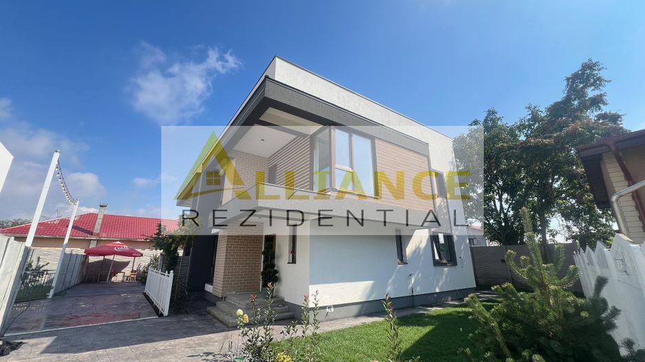 Vila de vanzare-5 camere-3 bai-500 M de STV - Poză 1