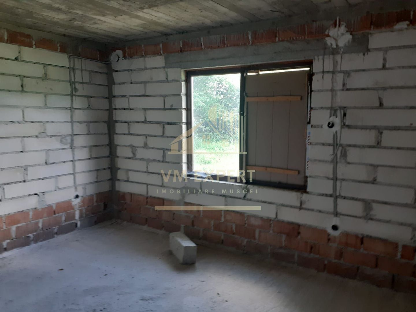 VILA 8 CAMERE, TEREN 5000 MP CAMPULUNG, APA SARATA - Poză 2