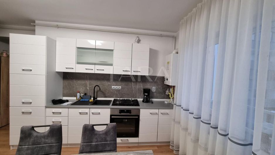 Apartament ultrafinisat, zona Terra. - Poză 4