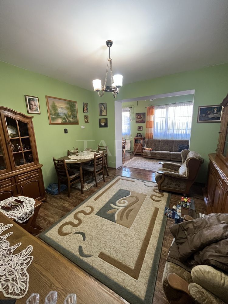 Casă individuală cu etaj,  Gruia, zonă liniștită, aproape de Centru. - Poză 1