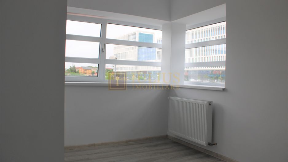 Imobil deosebit, curte spatioasa, centrala proprie, loc de parcare! - Poză 11