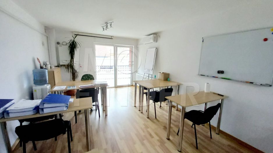 Apartament Bloc Nou etajul 1 cu 2 parcari Subterane - Poză 3