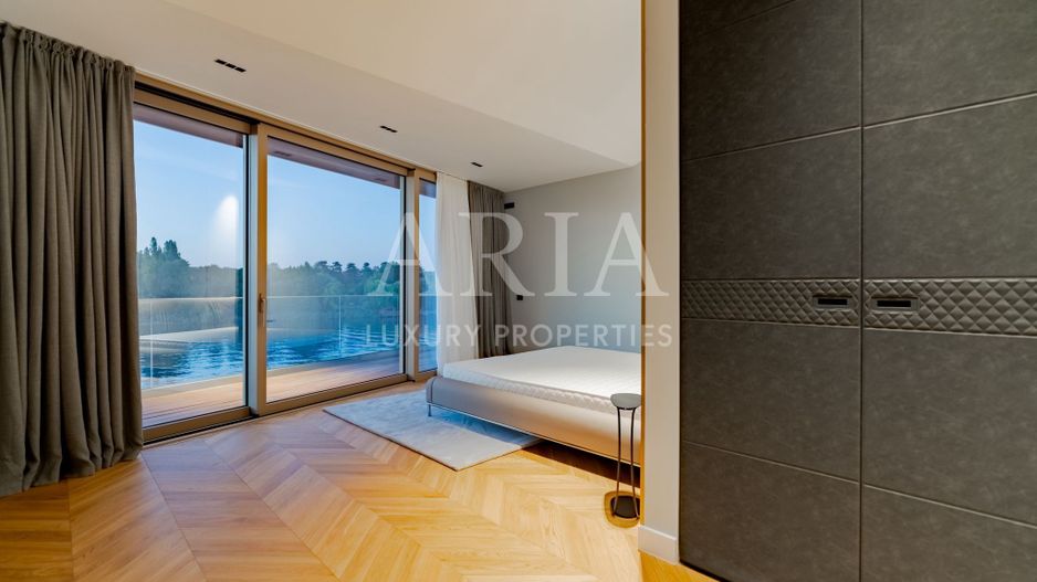 VILA FRONTLAKE SNAGOV – acolo unde arhitectura întâlnește libertatea - Poză 11