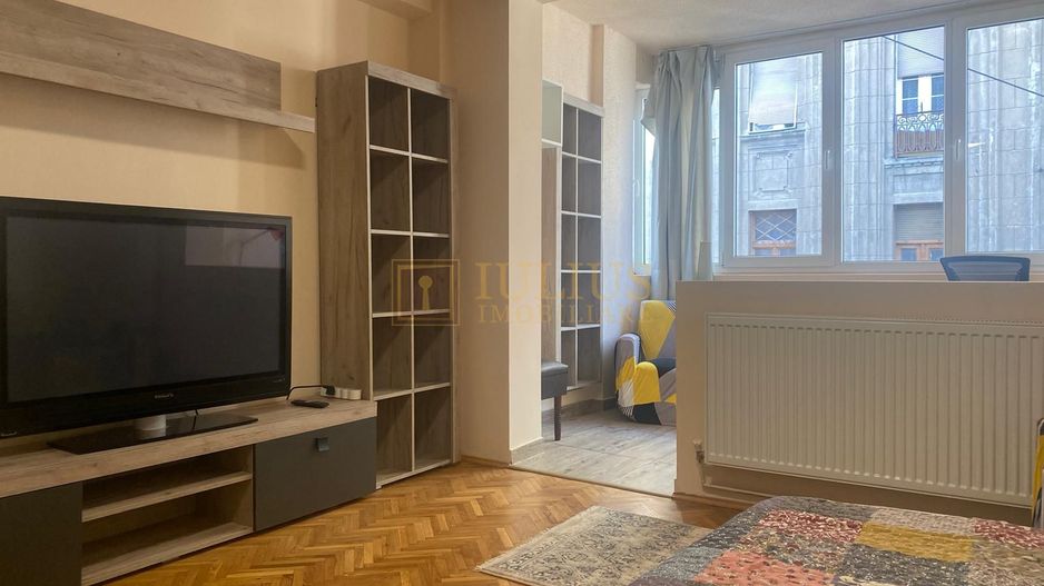 2 dormitoare, centrala proprie, bucatarie inchisa. Piața Libertatii. - Poză 1