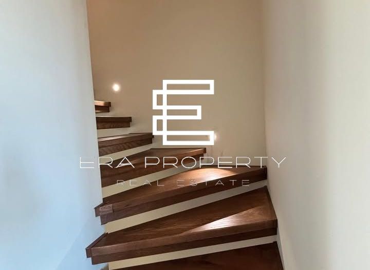 Casă tip duplex elegantă, cu finisaje moderne și priveliște panoramică - Poză 7