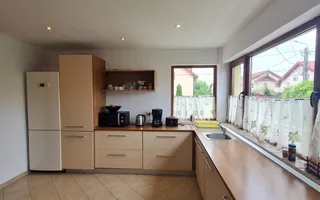 Vila spațioasă și recent renovată în Ghiroda! - Poză 78