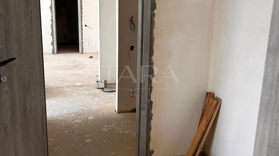 Apartament tip penthouse in Floresti - Poză 2