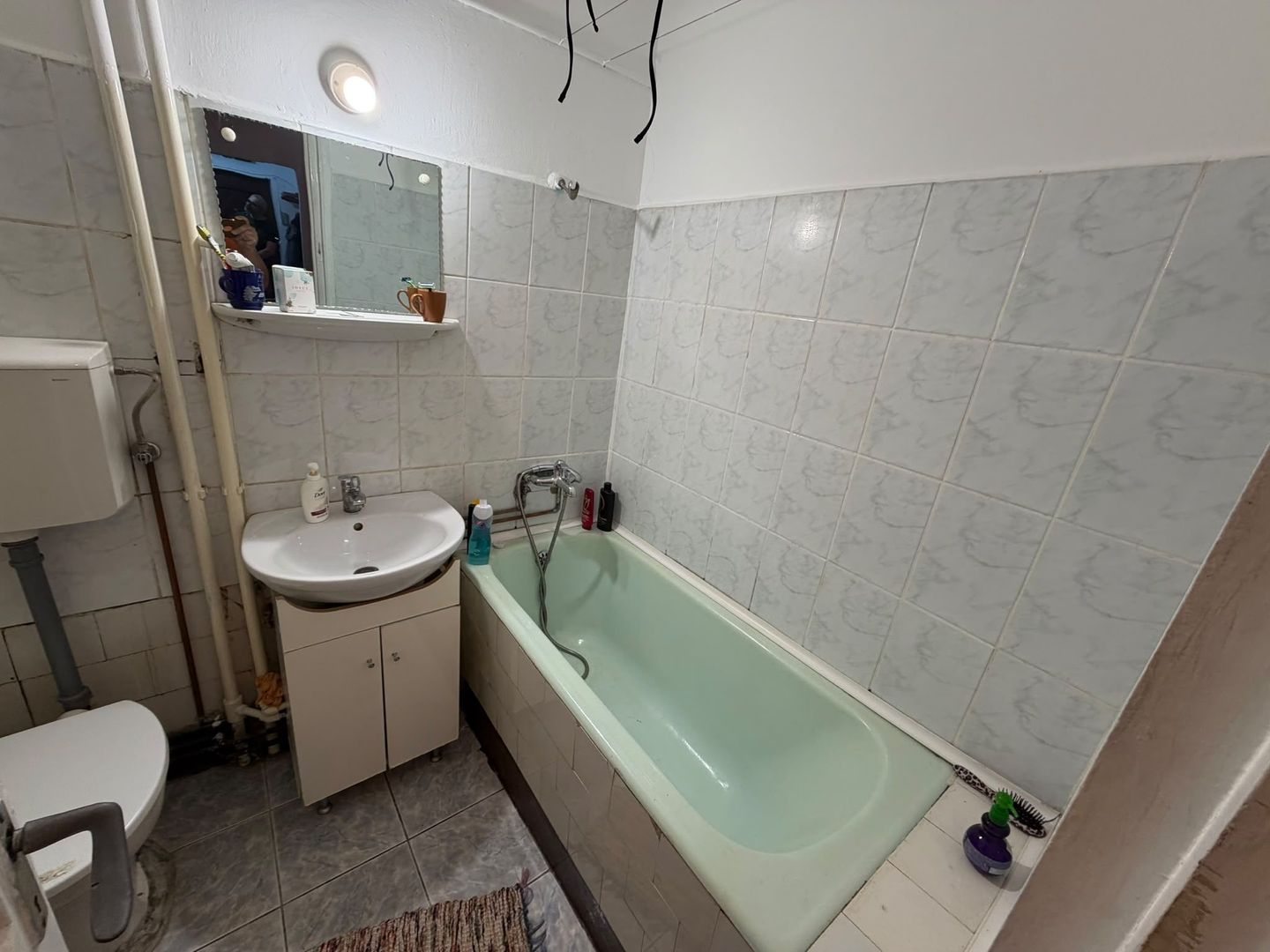 APARTAMENT CU 2 CAMERE 52 MP , PARTER  ,  ZONA CORNISA  5 MINUTE UMF - Poză 5