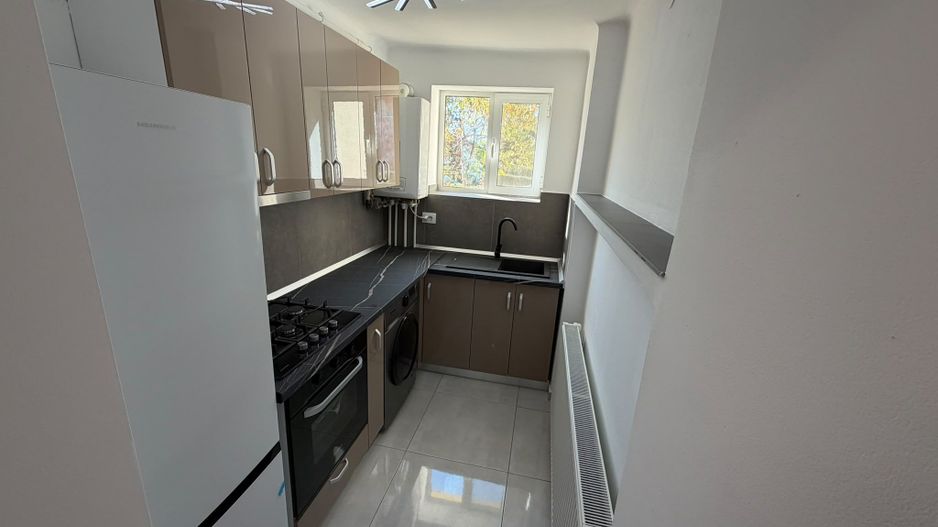 AP. 2 CAMERE - DEBARCADER, CURTE 25 MP, MOBILAT/UTLAT MODERN, COMIS 0% - Poză 4