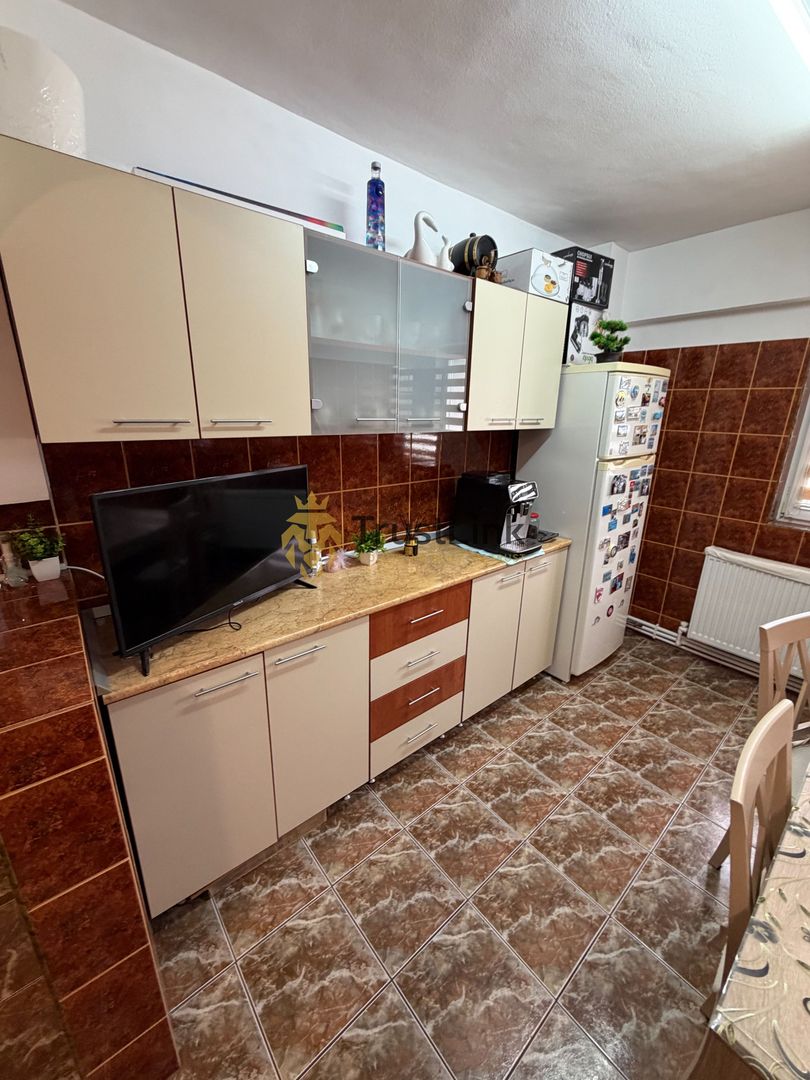 Apartament 3 camere de vanzare Alexandriei intersectie Margeanului - Poză 5