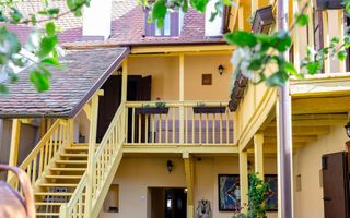 CASA INDIVIDUALA IN CENTRUL ISTORIC AL SIBIULUI - Poză 2