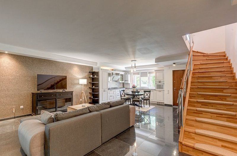 Vila 3 camere in Cosmopolis, mobilata si utilata - Poză 14