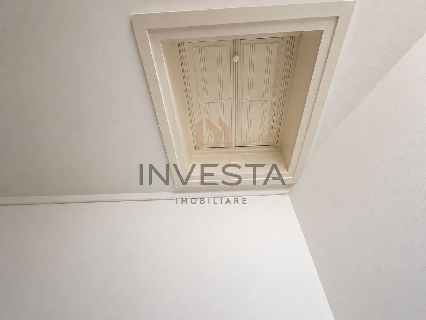 Vila spatioasa cu 15 camere de inchiriat in zona Andrei Muresanu - Poză 25