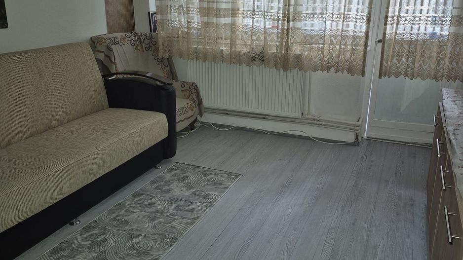 De inchiriat apartament 2 camere, Centru, 300 euro - Poză 6