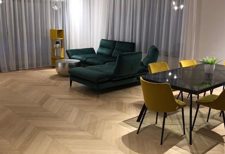 Vila cu arhitectura modera, intr- o oaza de liniste - Poză 2