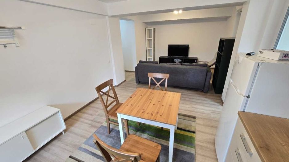 Aparament cu curte de inchiriat Tei - Poză 6